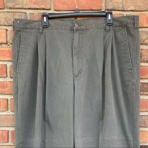 42x29 Cherokee Pleated Olive Green Chinos